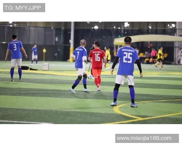 2002年足球明星联手拍摄广告展现激情与魅力的精彩瞬间